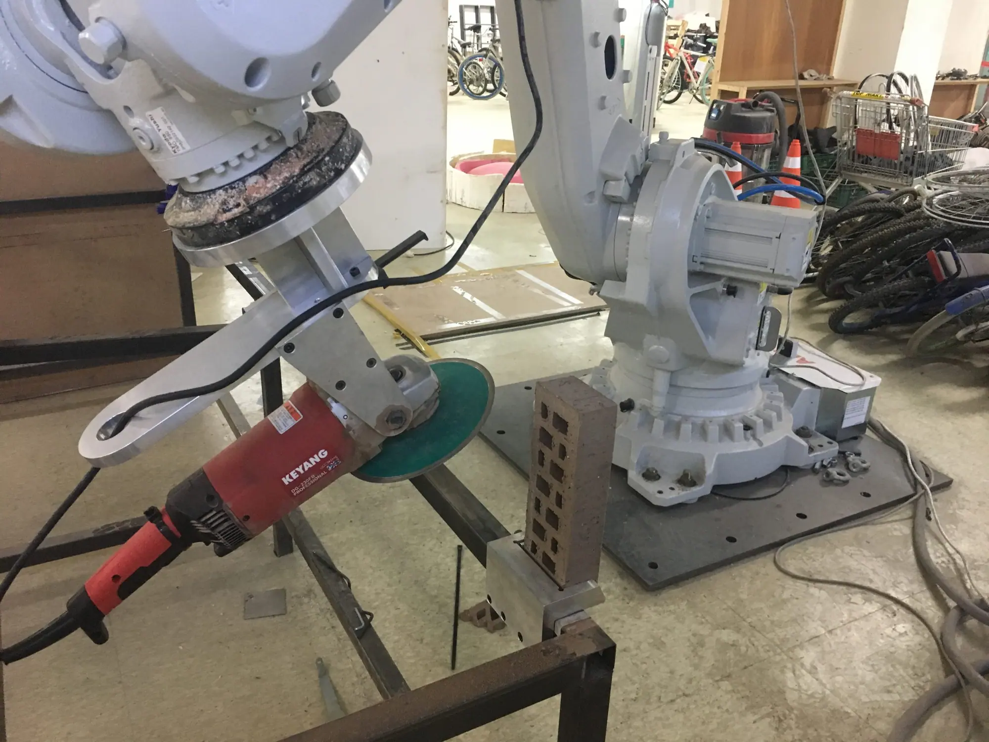Robotic grinding